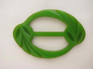 catalog photo of 1930s-40s art deco carved green catalin bakelite buckle, vintage sewing