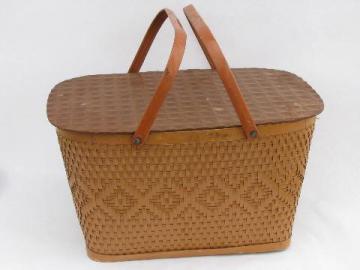 catalog photo of 1940s - 50s vintage Red-Man label picnic basket hamper w/ metal handles