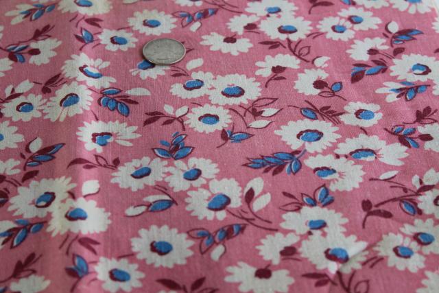 photo of 1940s 50s vintage cotton feed sack fabric, white & blue daisy flowers on pink #1