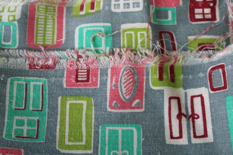 photo of 1940s 50s vintage doors doorways print cotton feedsack fabric grey pink seafoam green #3