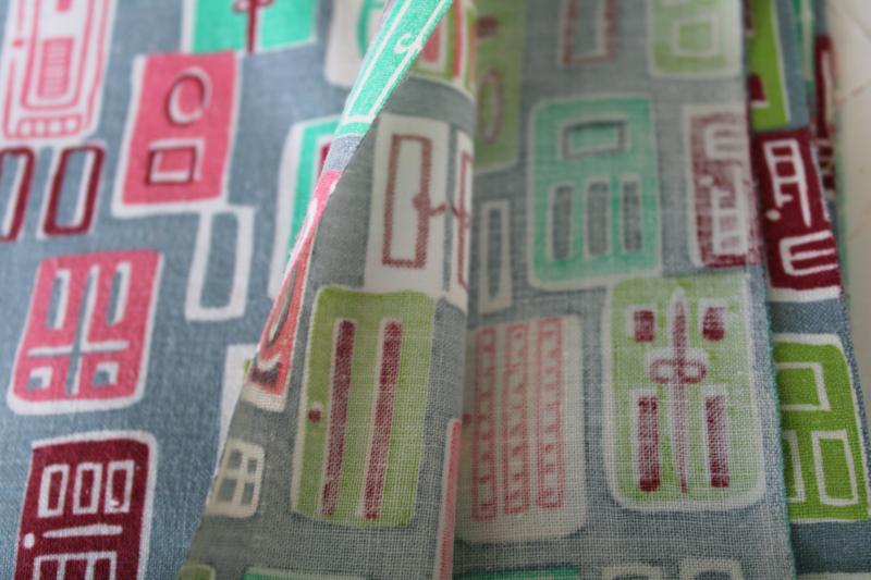 photo of 1940s 50s vintage doors doorways print cotton feedsack fabric grey pink seafoam green #5