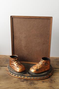 catalog photo of 1940s 50s vintage picture frame photo stand w/ copper bronzed baby shoes