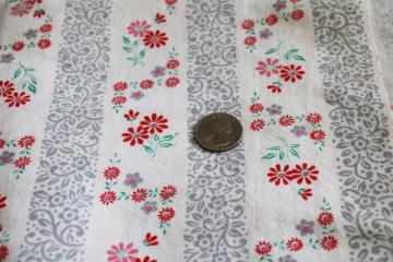 catalog photo of 1940s 50s vintage print cotton feedsack fabric, little daisies w/ floral stripe