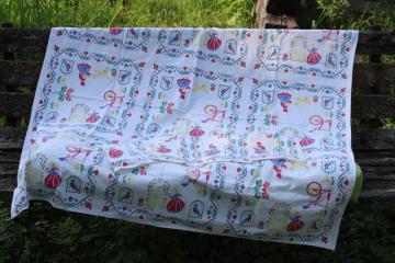 1940s 50s vintage printed cotton kitchen tablecloth & napkins, girls in sunbonnets & hats, flower arbors 