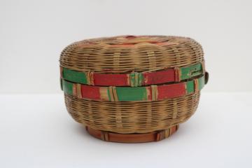 catalog photo of 1940s 50s vintage round bamboo basket, child's size sewing box tiny work basket