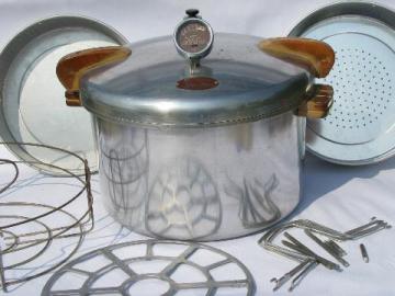 catalog photo of 1940s, WWII vintage, 16 quart aluminum National pressure cooker from old farm kitchen