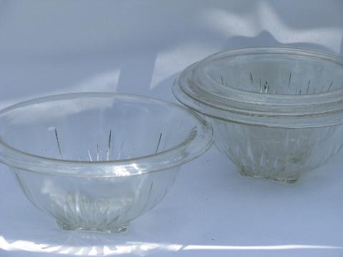 photo of 1940s kitchen glass mixing bowls, bowl nest set, vintage Hazel Atlas #1