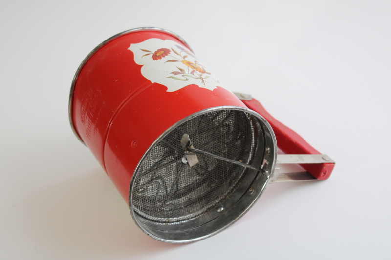 photo of 1940s vintage Androck Hand-i-Sift flour sifter, red w/ flowered print, retro kitchenware #4