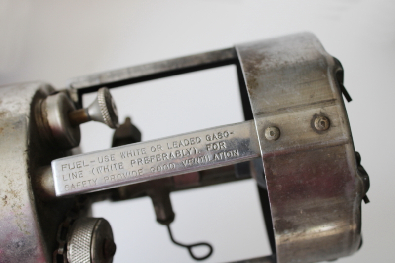 photo of 1940s vintage Coleman 530 pocket stove, WWII GI portable stove or camp stove #4