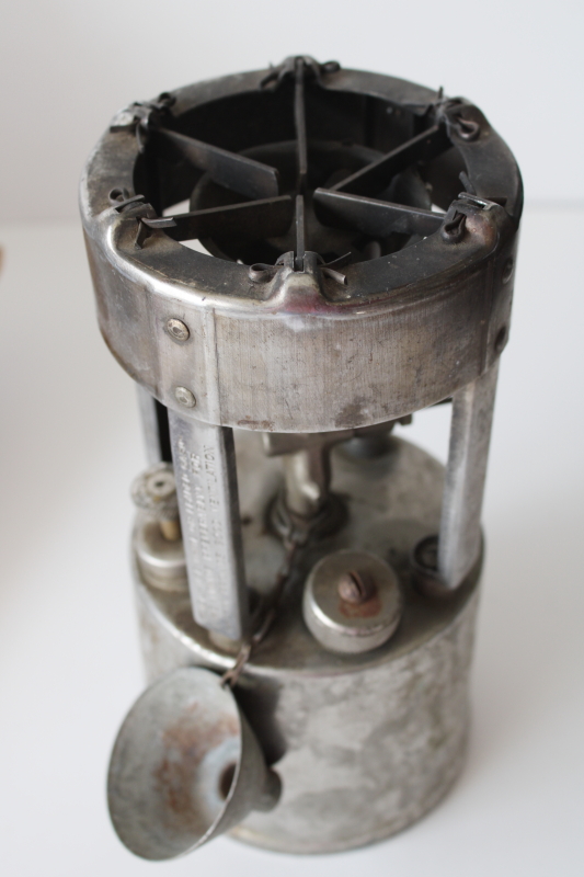 photo of 1940s vintage Coleman 530 pocket stove, WWII GI portable stove or camp stove #10