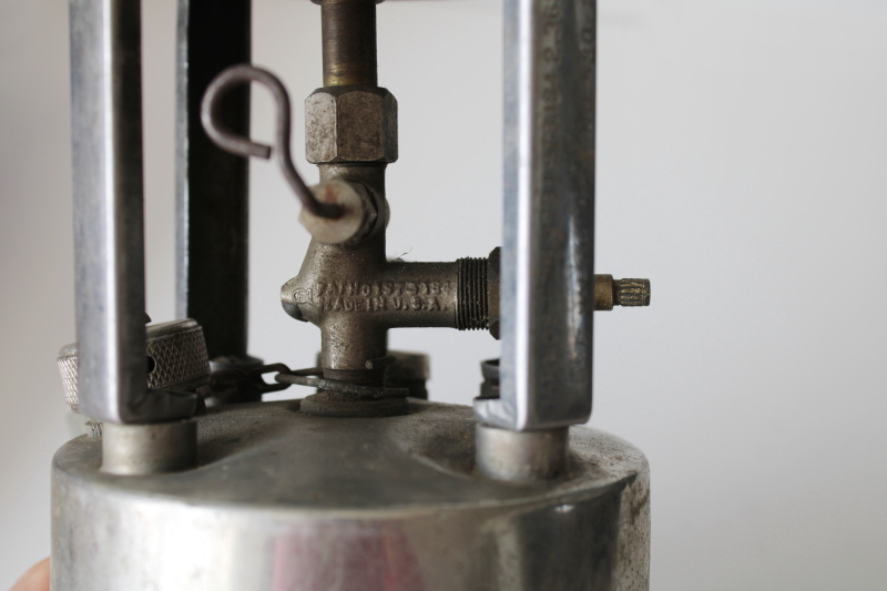 photo of 1940s vintage Coleman 530 pocket stove, WWII GI portable stove or camp stove #12