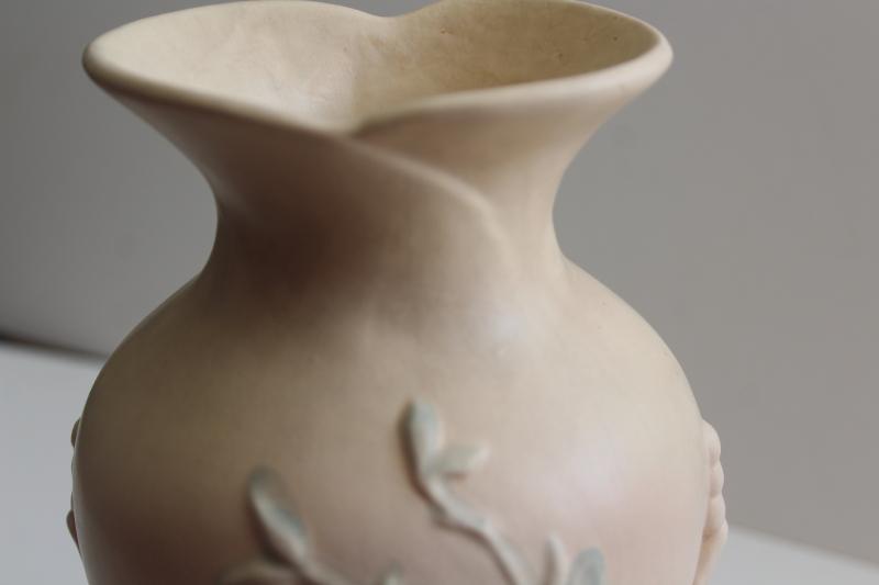 photo of 1940s vintage Hull art pottery Wildflower vase, pink, green, ivory white #11