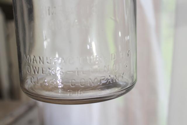 photo of 1940s vintage Owens Illinois clear glass Presto Supreme Mason 2 quart canning jar #3