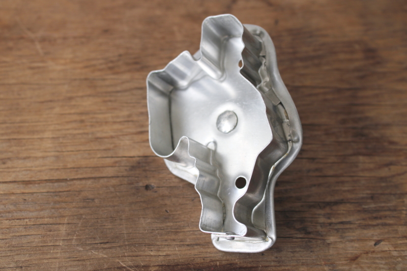 photo of 1940s vintage Santa cookie cutter, green wood knob aluminum cookie cutter #2