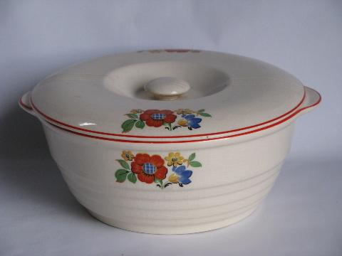 photo of 1940s vintage Universal pottery Kitchen Bouquet oven proof casserole w/ lid #1