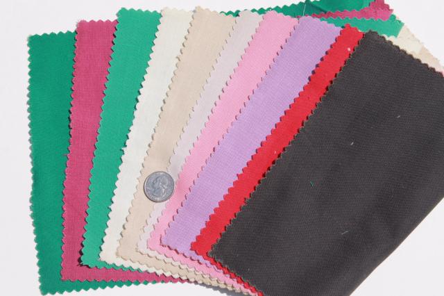 photo of 1940s vintage fabric swatches, sample books of prints & solid colored cotton fabrics #2