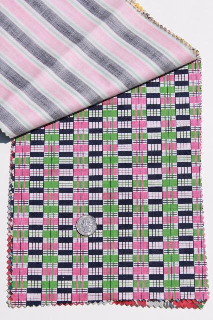 photo of 1940s vintage fabric swatches, sample books of prints & solid colored cotton fabrics #9