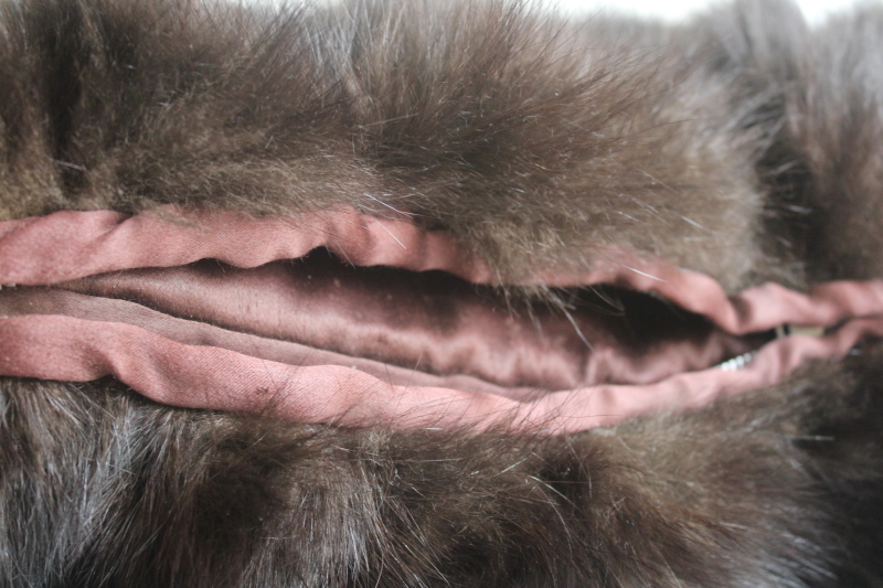 photo of 1940s vintage glamour girl fur muff, dark mink hand warmer zipper purse  #5