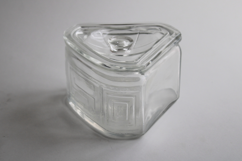 photo of 1940s vintage glass refrigerator dish, triangular fridge box Scurlock Kontanerette patent #1