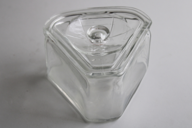 photo of 1940s vintage glass refrigerator dish, triangular fridge box Scurlock Kontanerette patent #6