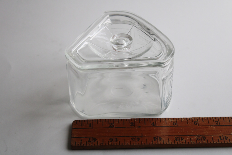 photo of 1940s vintage glass refrigerator dish, triangular fridge box Scurlock Kontanerette patent #7