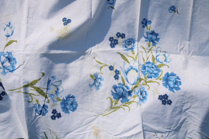 photo of 1940s vintage kitchen tablecloth, heavy cotton w/ blue cornflowers floral print #2
