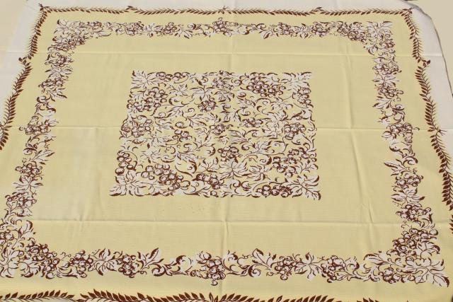 photo of 1940s vintage linens, print cotton kitchen tablecloth & napkins set, floral on creamy yellow #3