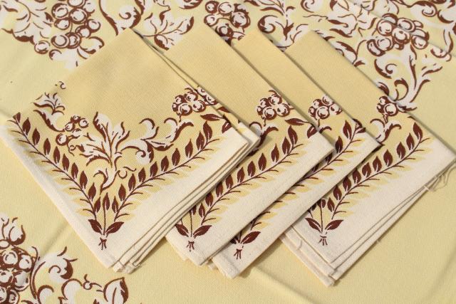 photo of 1940s vintage linens, print cotton kitchen tablecloth & napkins set, floral on creamy yellow #8