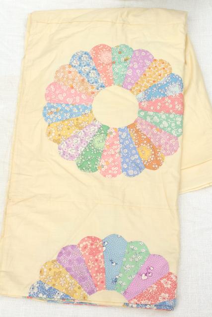 photo of 1940s vintage quilt top, print dresden plate flower circles on unbleached cotton #1