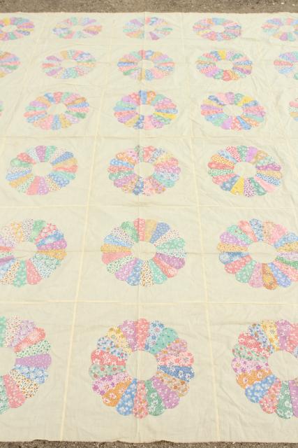 photo of 1940s vintage quilt top, print dresden plate flower circles on unbleached cotton #6