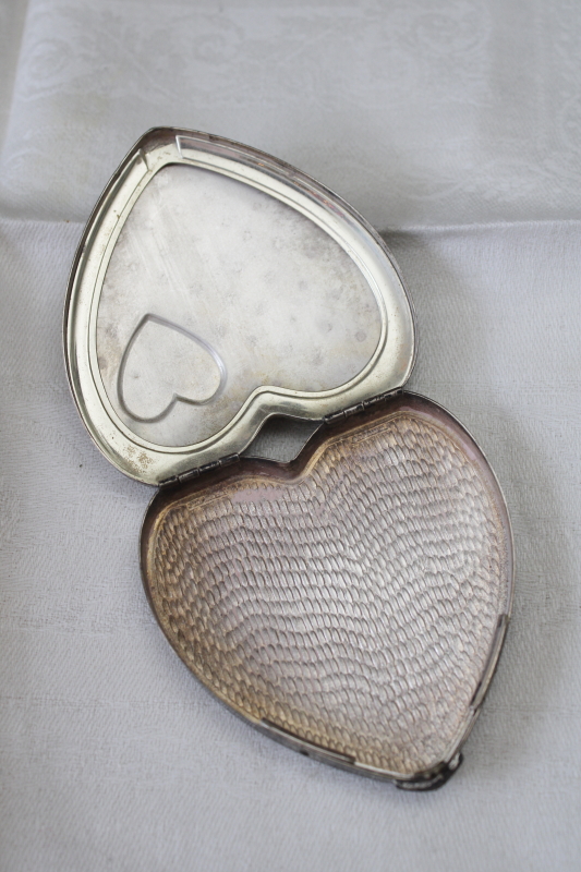 photo of 1940s vintage sterling silver powder compact, heart shape engraved Dotty  #5