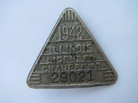 photo of 1942 licensed Illinois chauffeur badge pin license #1