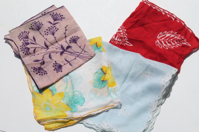 photo of 1950s 60s vintage flowered hankies, printed cotton handkerchiefs in rose print hanky box #5