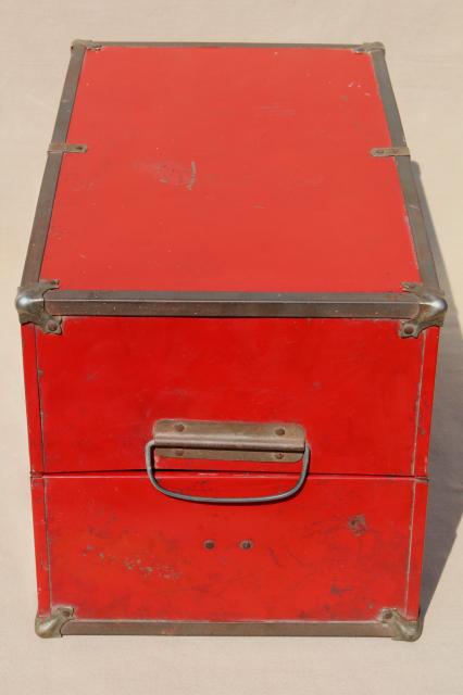 photo of 1950s - 60s vintage metal suitcase doll trunk travel case, retro red plaid #10