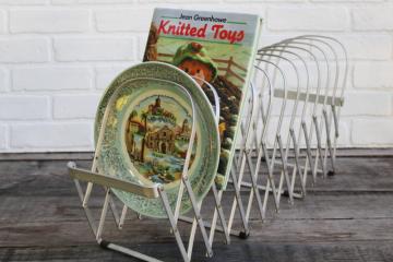 catalog photo of 1950s 60s vintage vinyl record holder, mod aluminum accordion rack adjustable display stand 
