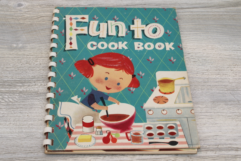 photo of 1950s vintage Carnation dairy Fun to Cook picture book, childrens cookbook #1