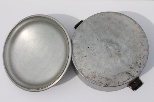 photo of 1950s vintage Kinney flavor seal aluminum cookware, dutch oven 4 qt pot w/ lid #6
