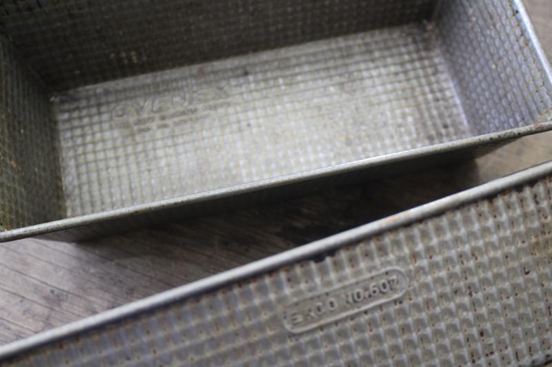 photo of 1950s vintage Ovenex Ekco bread loaf pans, waffle crosshatch textured steel #2