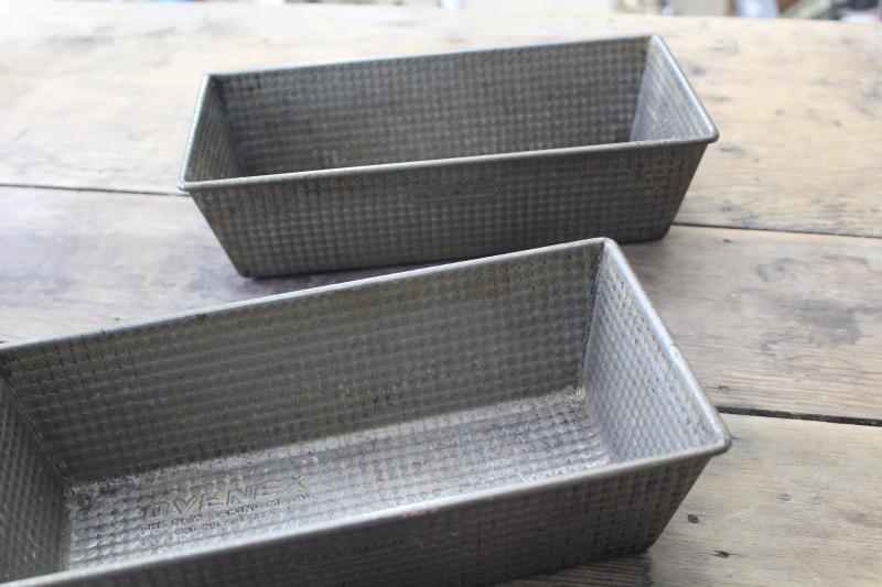 photo of 1950s vintage Ovenex Ekco bread loaf pans, waffle crosshatch textured steel #3