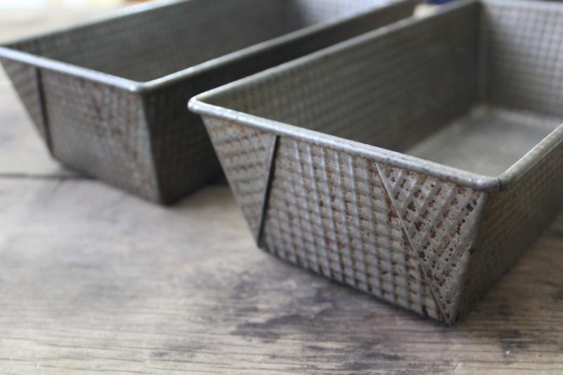 photo of 1950s vintage Ovenex Ekco bread loaf pans, waffle crosshatch textured steel #7