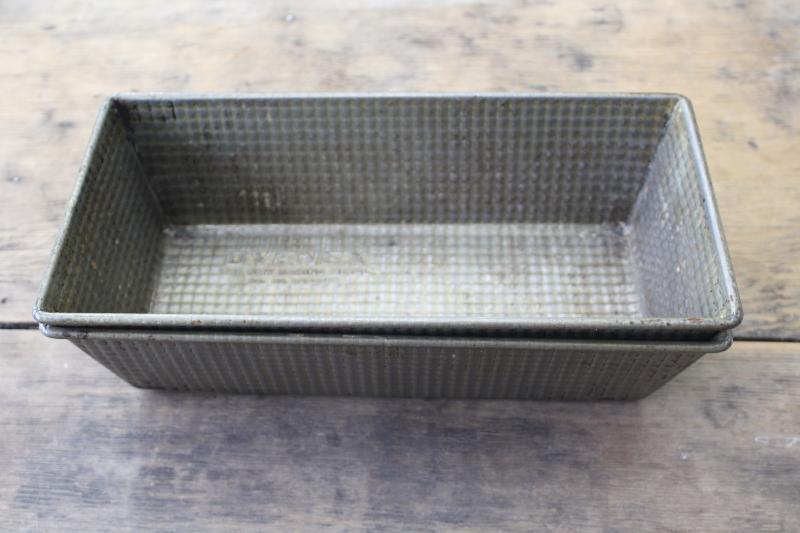 photo of 1950s vintage Ovenex Ekco bread loaf pans, waffle crosshatch textured steel #9