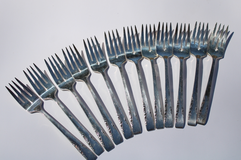 photo of 1950s vintage Proposal pattern silverplate flatware set 103 pieces in case, Oneida 1881 Rogers silverware #15