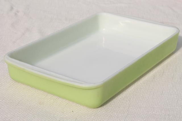 photo of 1950s vintage Pyrex 232 lime green & flamingo pink large rectangle baking pans #4