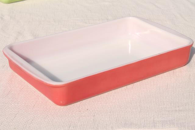 photo of 1950s vintage Pyrex 232 lime green & flamingo pink large rectangle baking pans #8