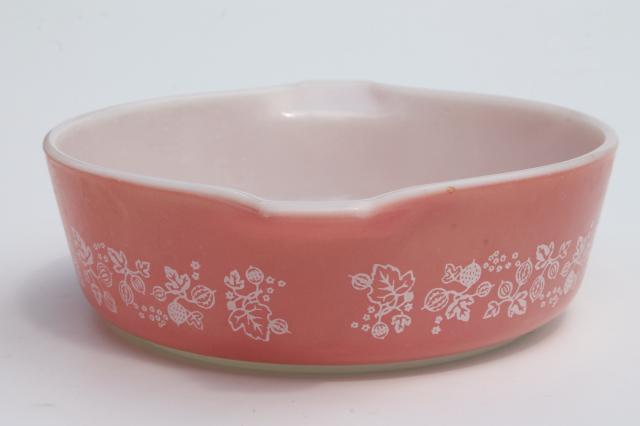 photo of 1950s vintage Pyrex pink & white gooseberry print, pint & quart casseroles #7