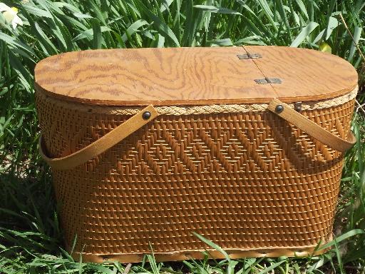 photo of 1950s vintage Redman picnic basket, large hamper w/ bentwood handles #3