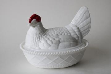 catalog photo of 1950s vintage Westmoreland milk glass hen on nest covered dish, red comb white chicken 