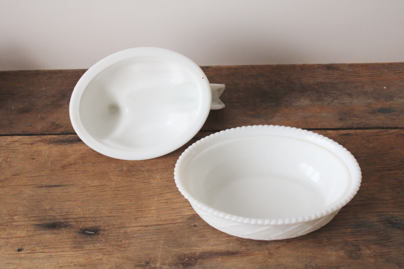 photo of 1950s vintage Westmoreland milk glass hen on nest covered dish, red comb white chicken  #4