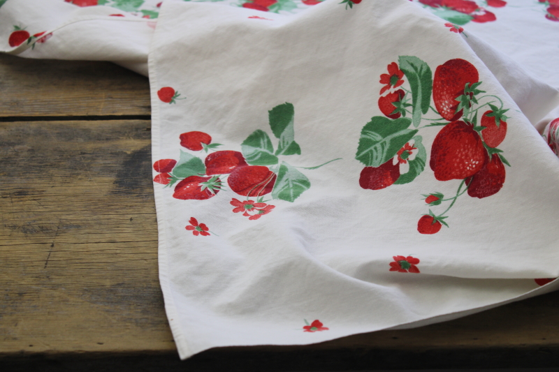 photo of 1950s vintage Wilendure red strawberry printed cotton tablecloth, bright retro fruit print #4