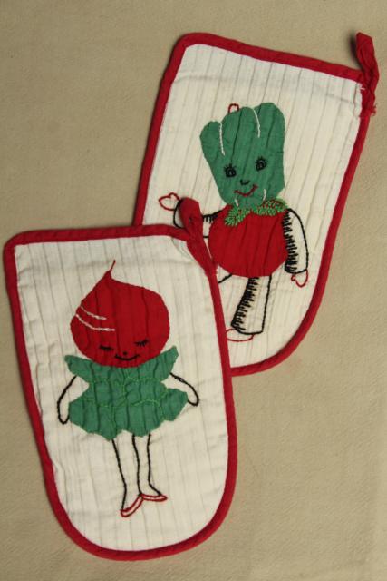 photo of 1950s vintage anthropomorphic applique child size pot holders w/ vegetable people #1